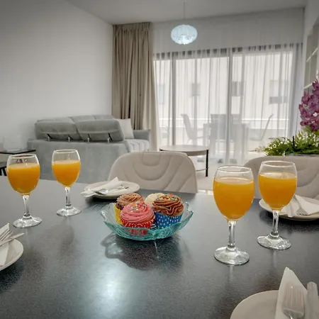 Aphrodite Apartment *