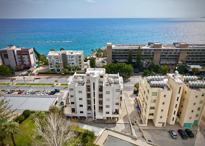 Aphrodite Apartment *