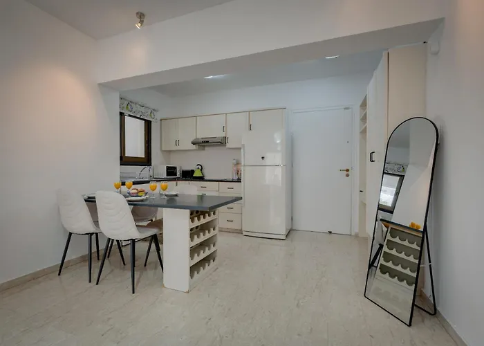 Aphrodite Apartment